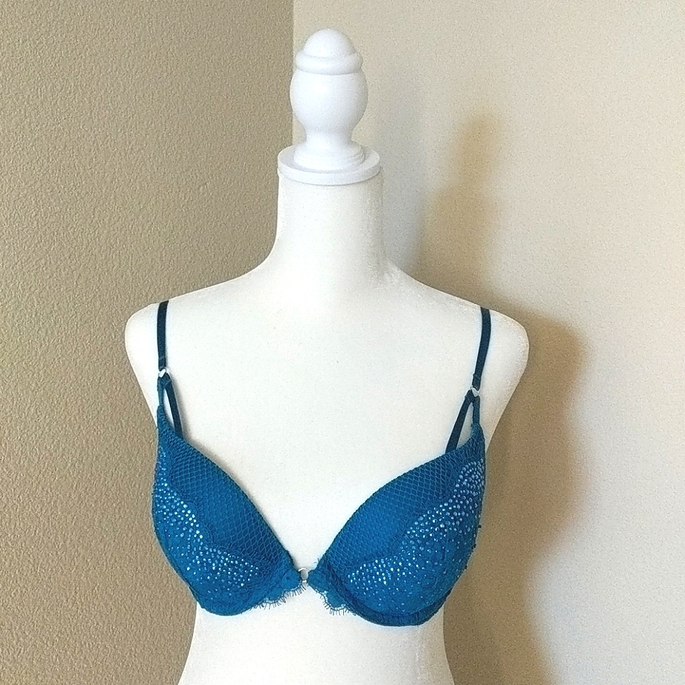 Victoria Secret Push-up Bra - DONATED